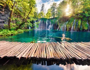Plitvice's emerald lakes and cascades
